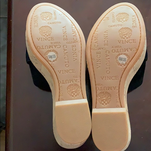 Vince Camuto platform shoes - Picture 3 of 4